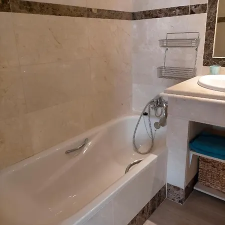 Met Zeezicht En Vlakbij Het Apartment